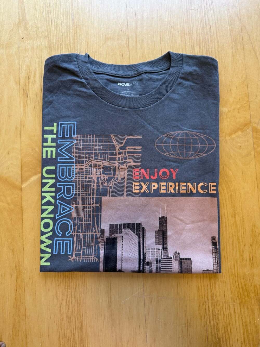 Novamen Chicago Skyline Graphic T-Shirt Size L Charcoal